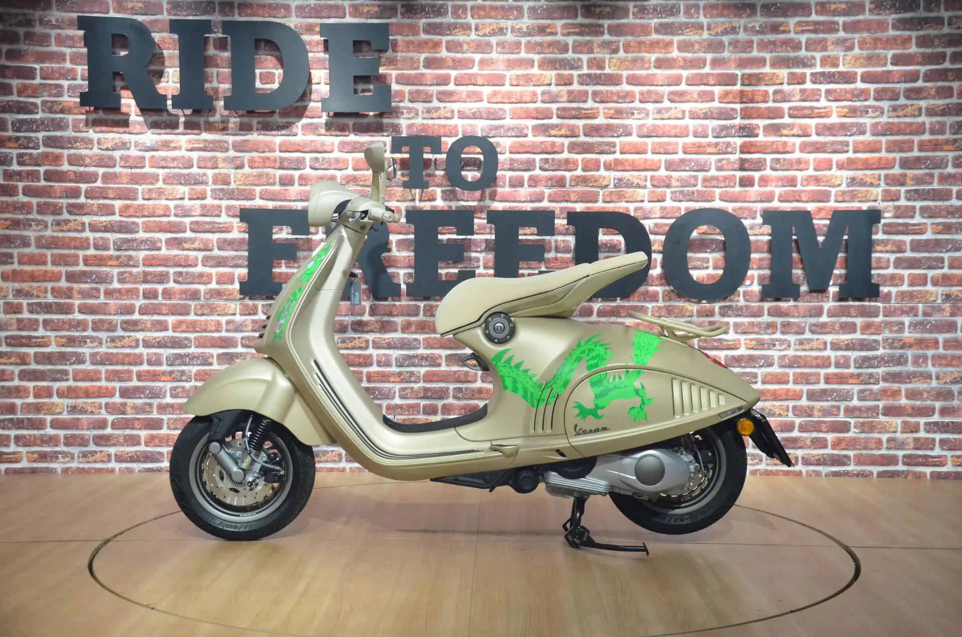 Vespa 946 150 i.e.